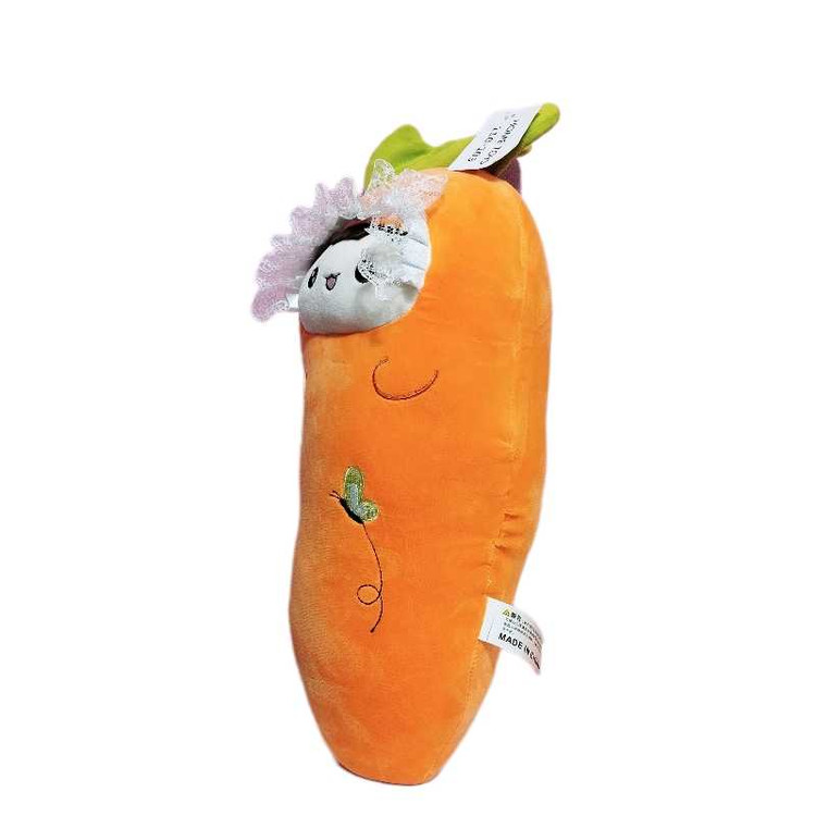 نمای نزدیک از صورت عروسک پولیشی دخترک هویجی نانو با طراحی فانتزی و چشمهای درشت